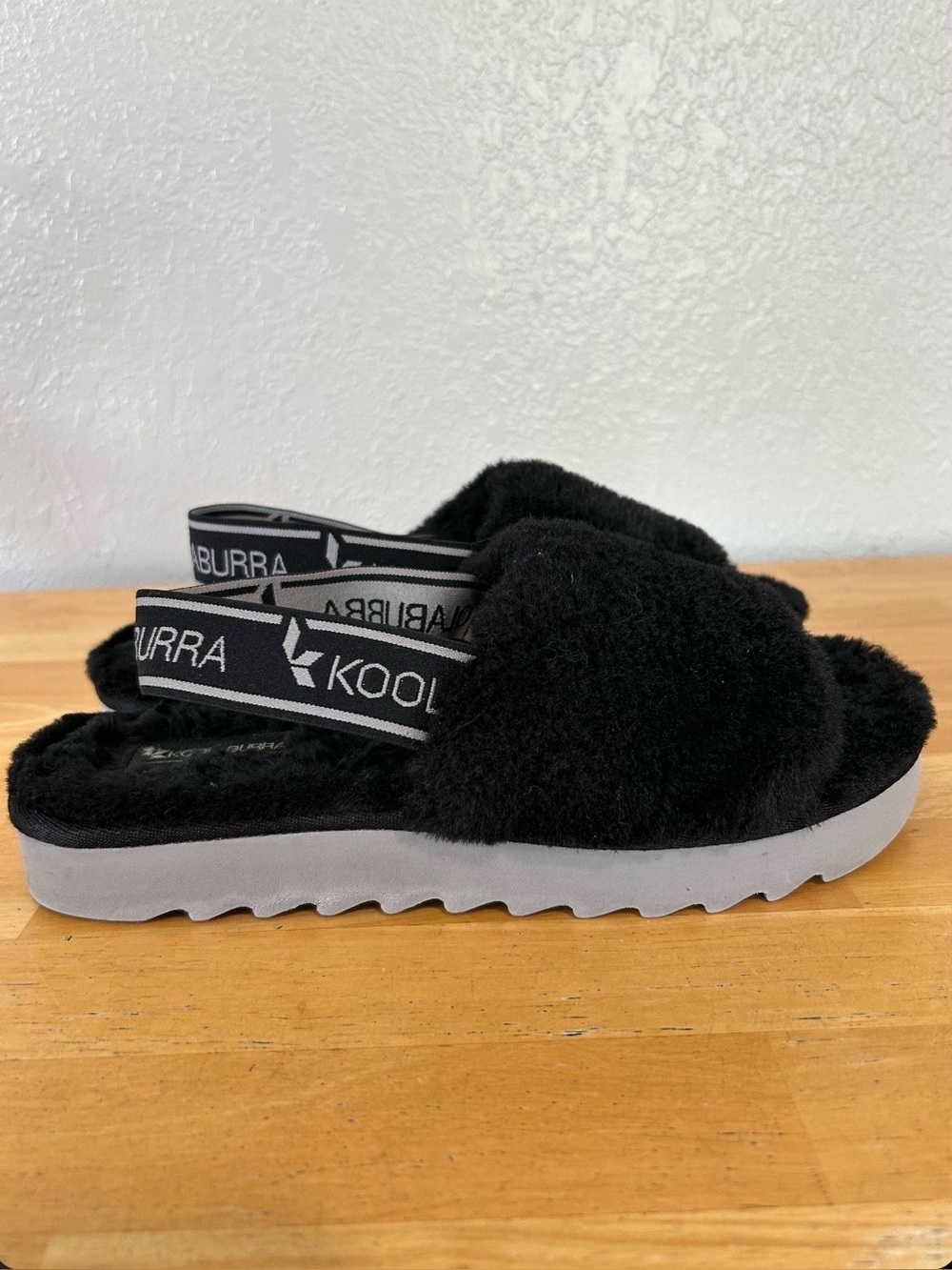 Koolaburra by UGG Black Faux Fur Slingback Platform Slippers Women’s 8